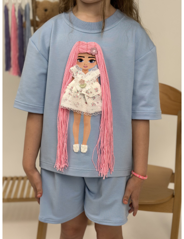 Blue loose-fitting T-shirt