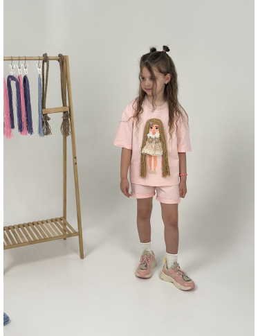 Pink loose-fitting T-shirt